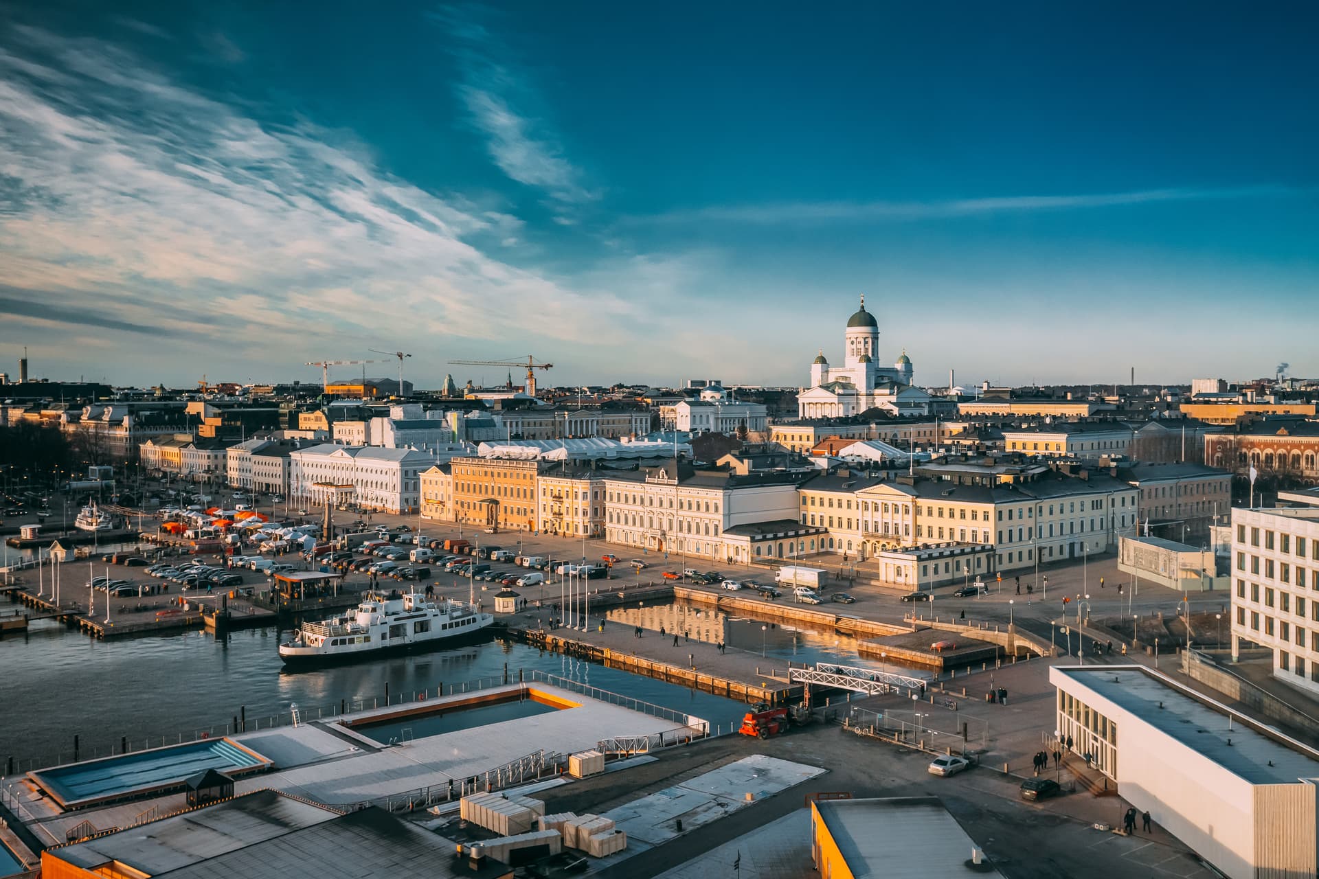 Helsinki Market Square (Algert Pateqi)